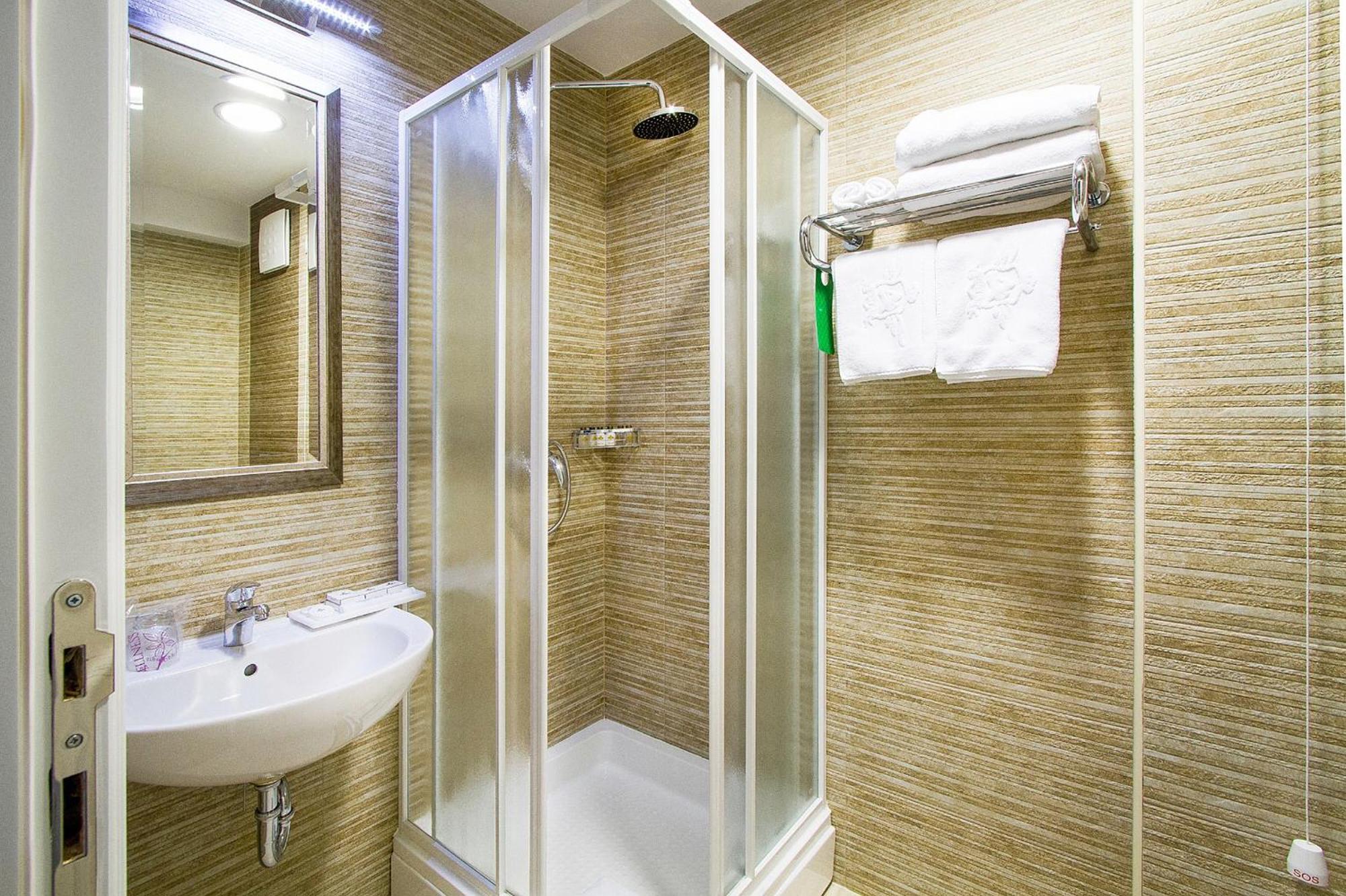 A Hoteli - Hotel Sloboda Šabac 객실 사진